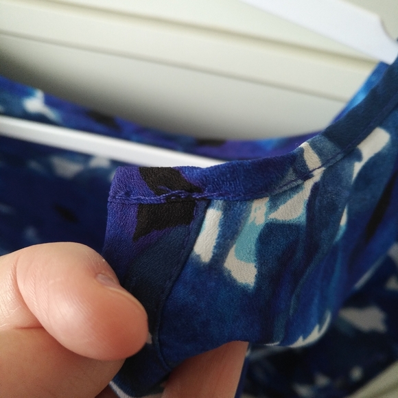 Ivanka Trump | Blue and White Floral Top | XL - Picture 9 of 15